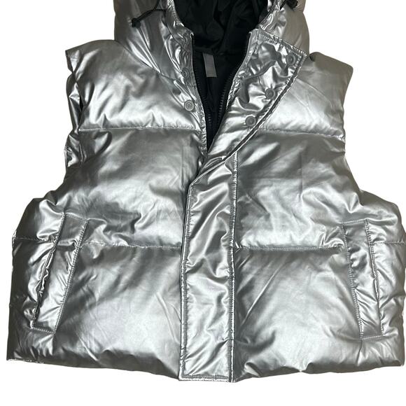 Fabletics Essential‎ Cropped Hooded Puffer Vest Silver Shine Sz M - Picture 6 of 14